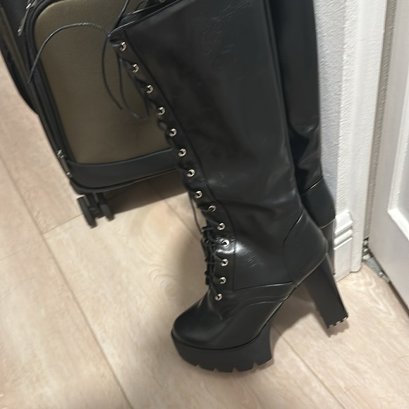 PU leather lace up boots - Picture 3 of 3